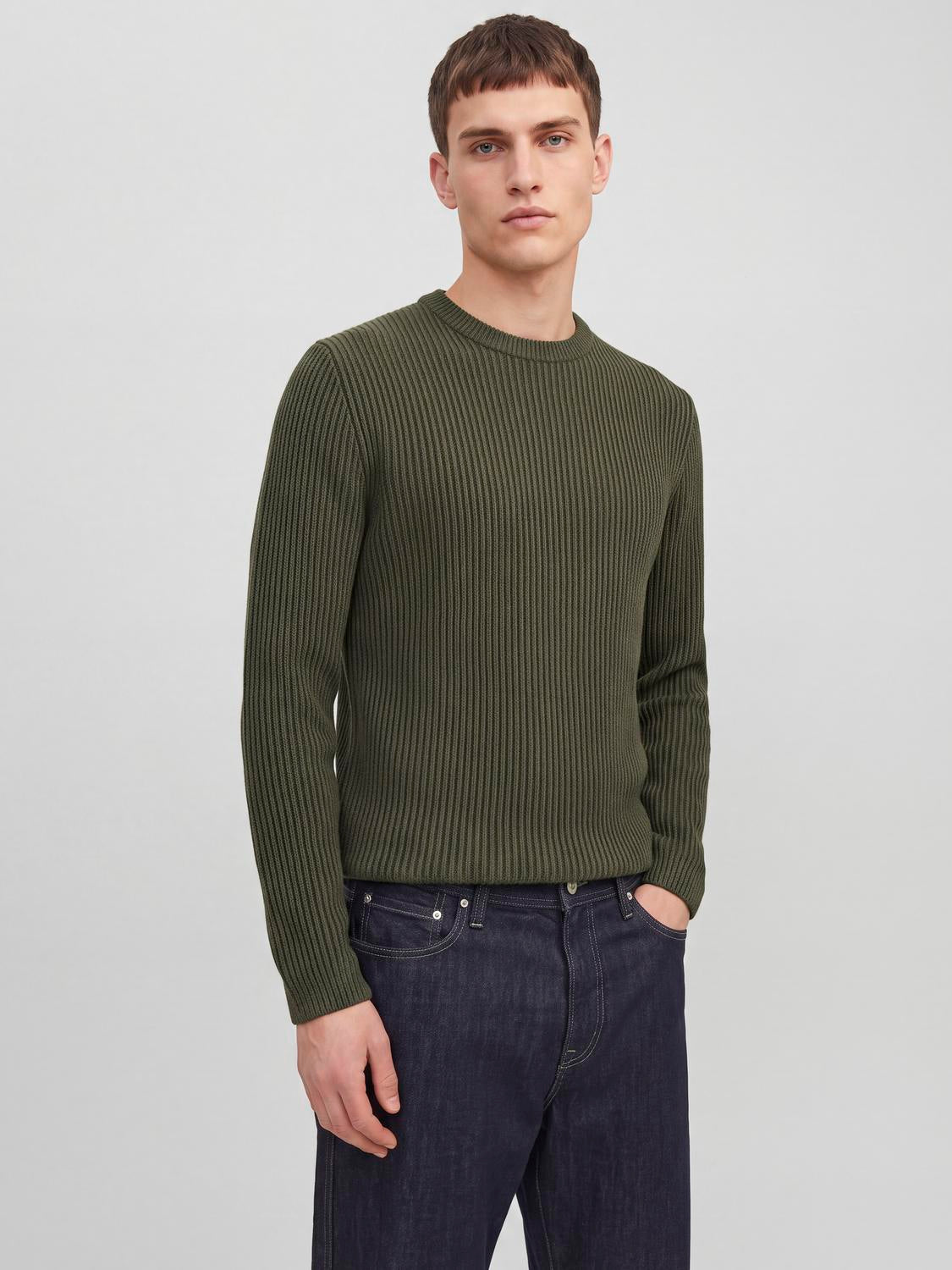 model_shot-front